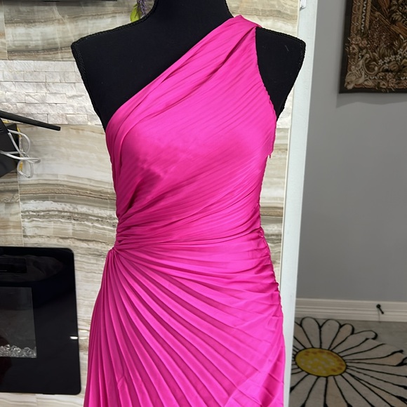 Mango New With Tags Fuchsia Asymmetrical Pleated  One Shoulder Strap Dress.SizeS - Picture 6 of 15